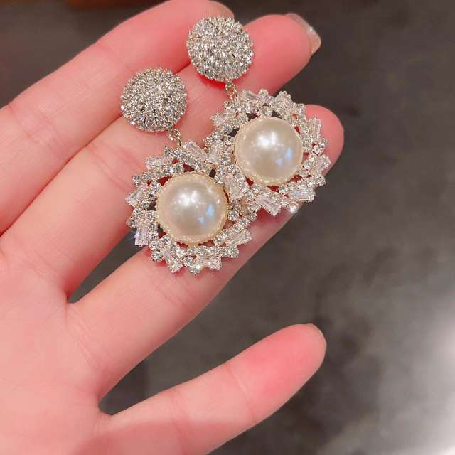 Korean fashion luxury pearl diamond earrings