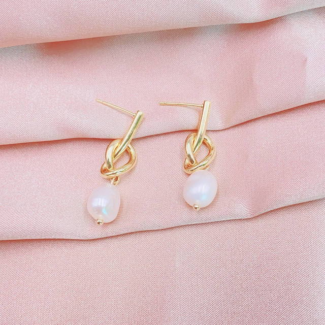 Baroque pearl earrings