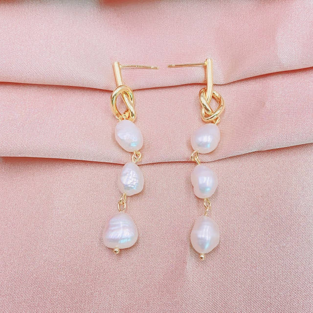 Baroque pearl earrings