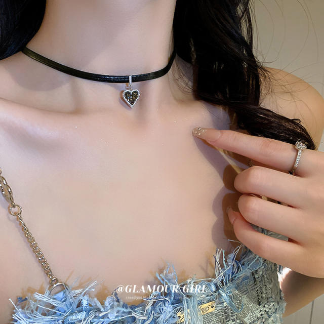 Sweet cool black heart black choker