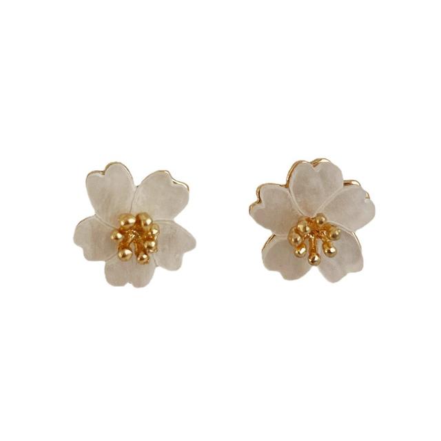 925 needle cute white flower studs earrings