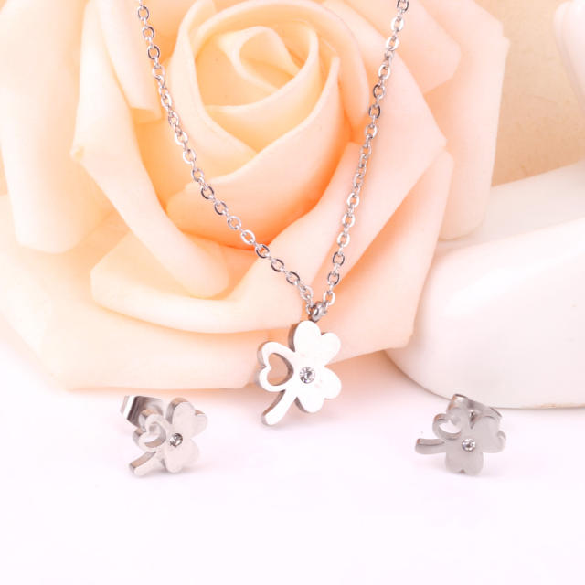 Korean fashion clover pendant stainless steel necklace set