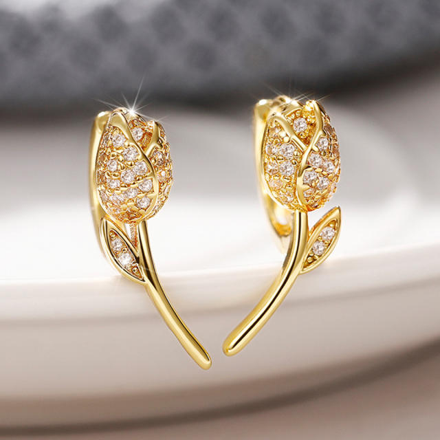 Vintage metal feeling diamond rose flower studs earrings