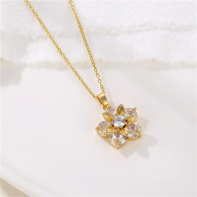 Korean fashion diamond flower stainless steel chain pendant necklace