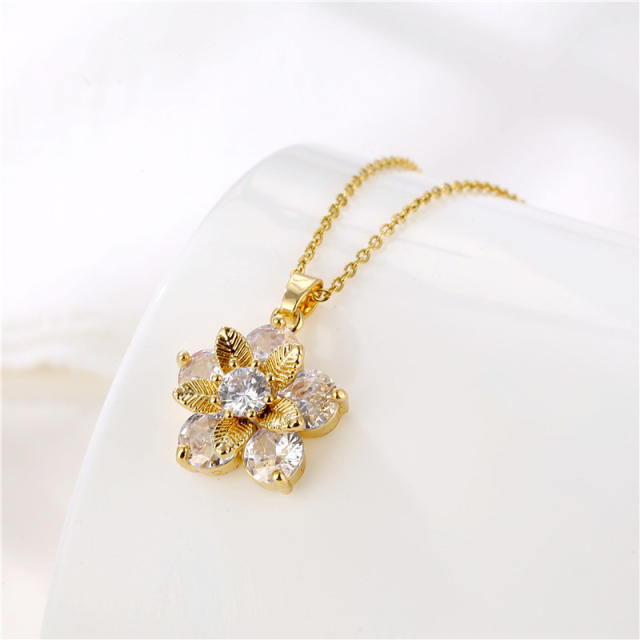 Korean fashion diamond flower stainless steel chain pendant necklace