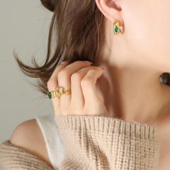 Vintage enmrald openning hoop stainless steel earrings