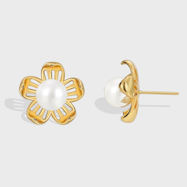 Korean fashion pearl flower real gold plated earrings