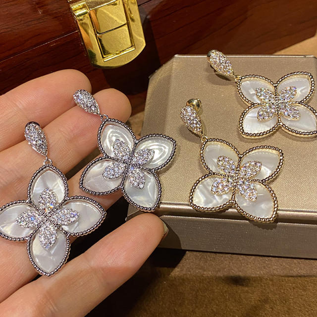 Luxury diamond shell clover earrings