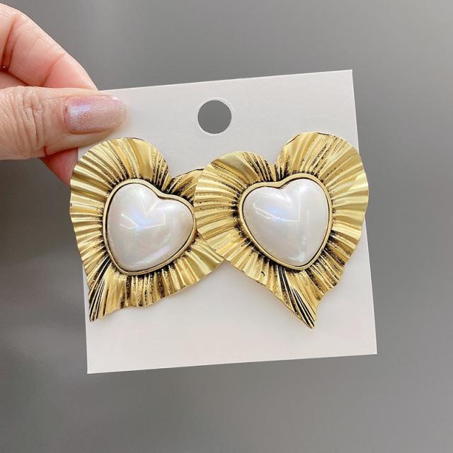 Vintage heart shape pearl studs earrings