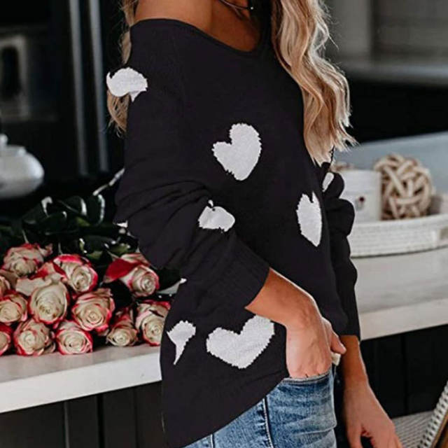 V neck heart pattern loose knitted sweater