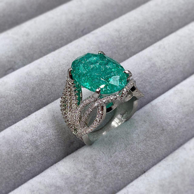 Classic green color crystal statement rings