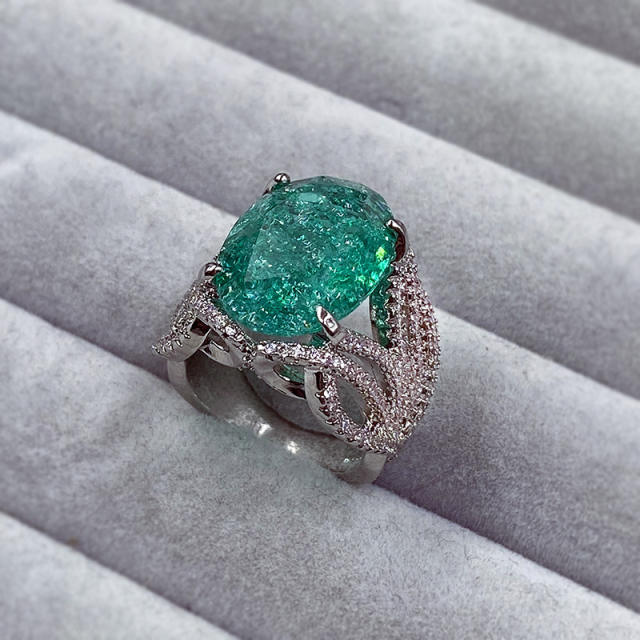 Classic green color crystal statement rings