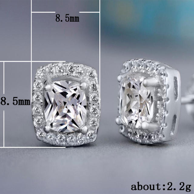 Classic design round shape diamond studs earrings