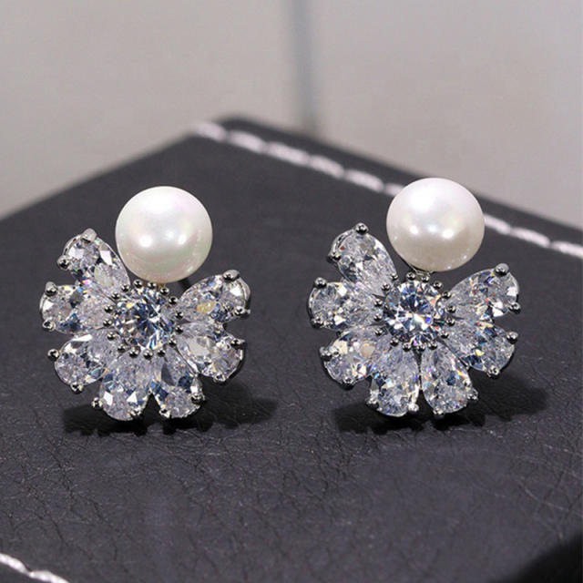 Korean fashion pearl diamond studs earrings