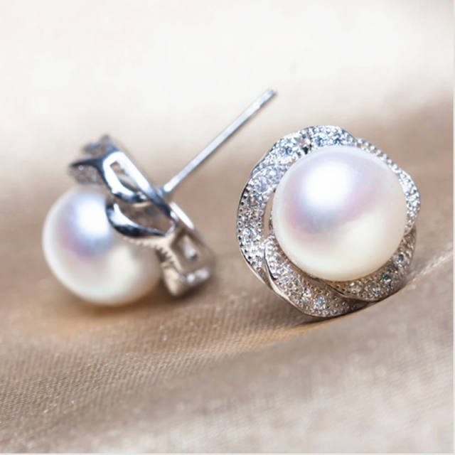 Elegant diamond pearl studs earrings