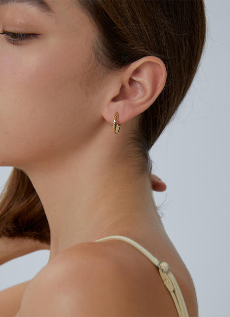 Simple design chunky real gold plated huggie earrings