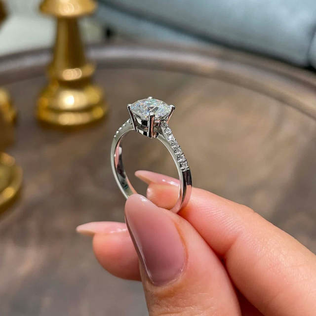Classic diamond rings wedding rings