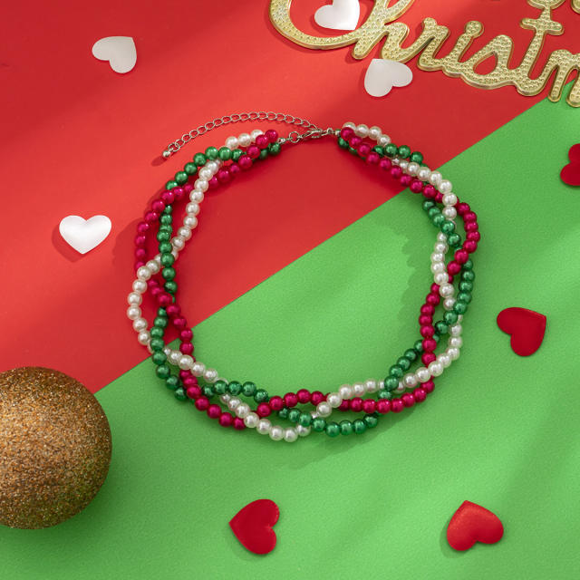 Fashionable twisted christmas choker