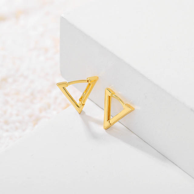 Hot sale triangle shape gold color huggie earrings