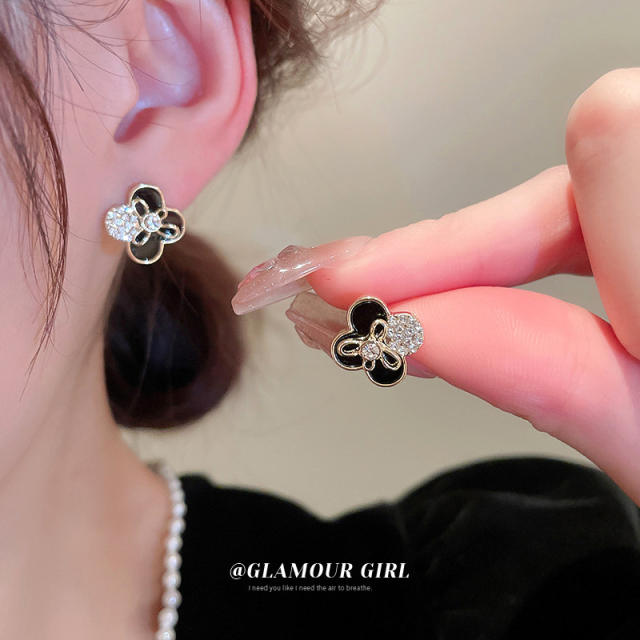 925 needle black white enamel flower studs earrings