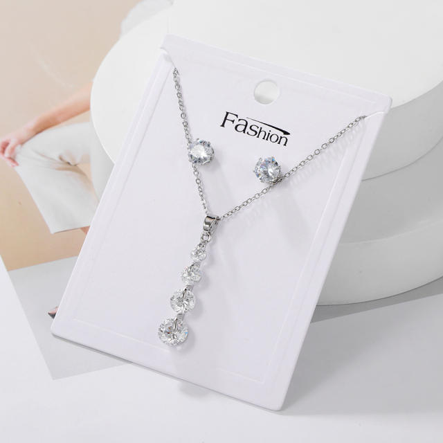 Concise diamond pendant necklace set