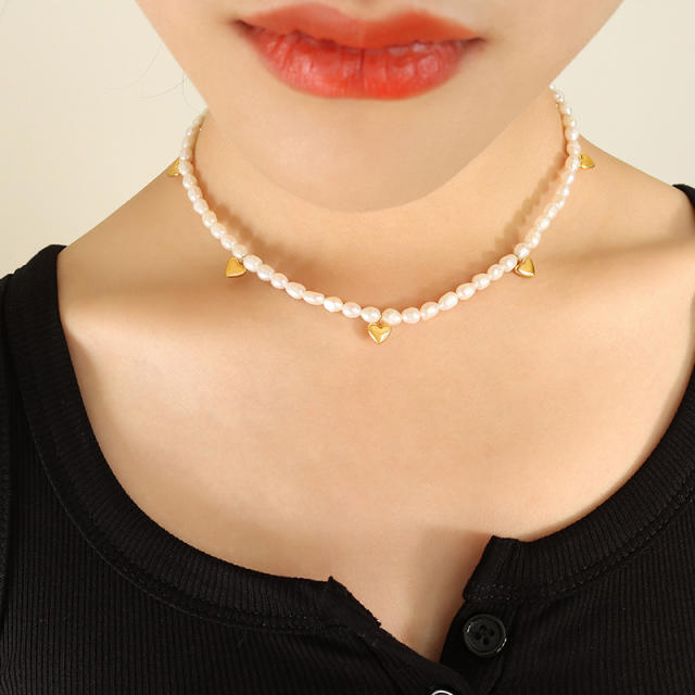 Stainless steel tiny heart water pearl choker necklace