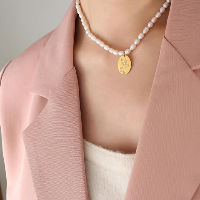 Elegant rose flower oval pendant water pearl necklace