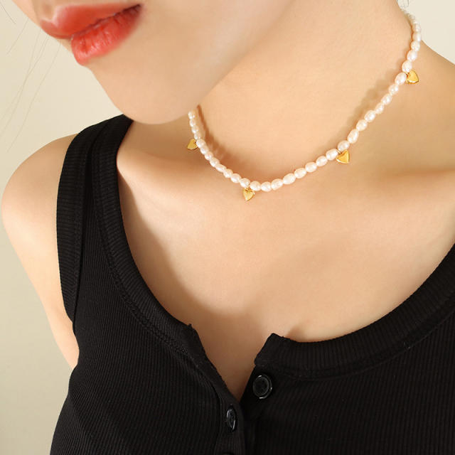 Stainless steel tiny heart water pearl choker necklace