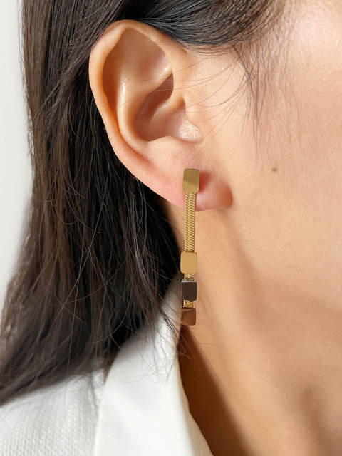 Elegant snake chain daisy square stainless steel earrings