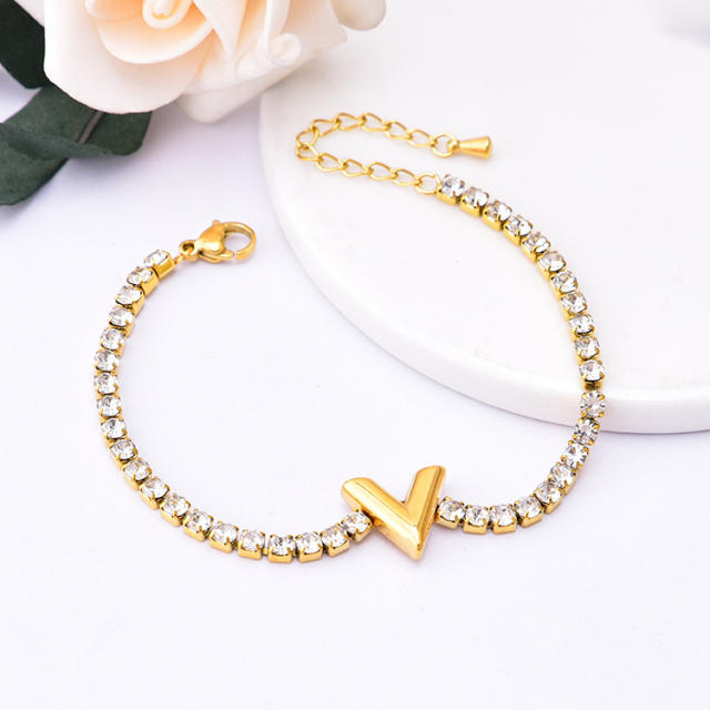 Elegant v letter tennis chain stainless steel bracelet