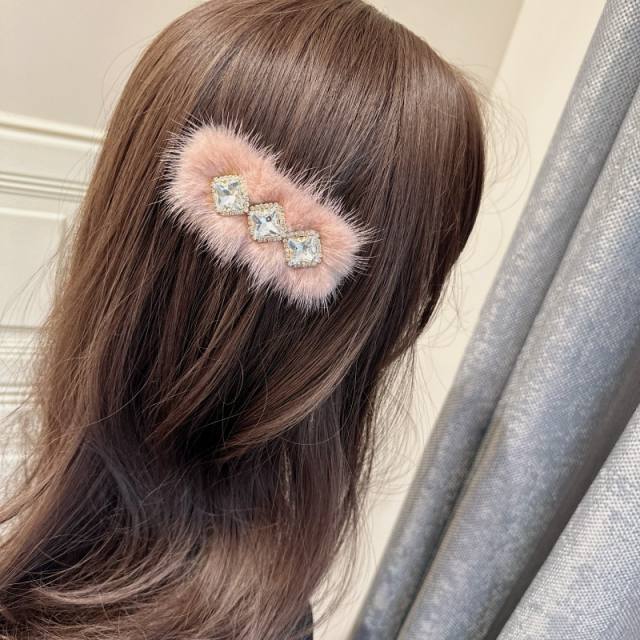 Warm winter luxury fluffy duckbill hair clips