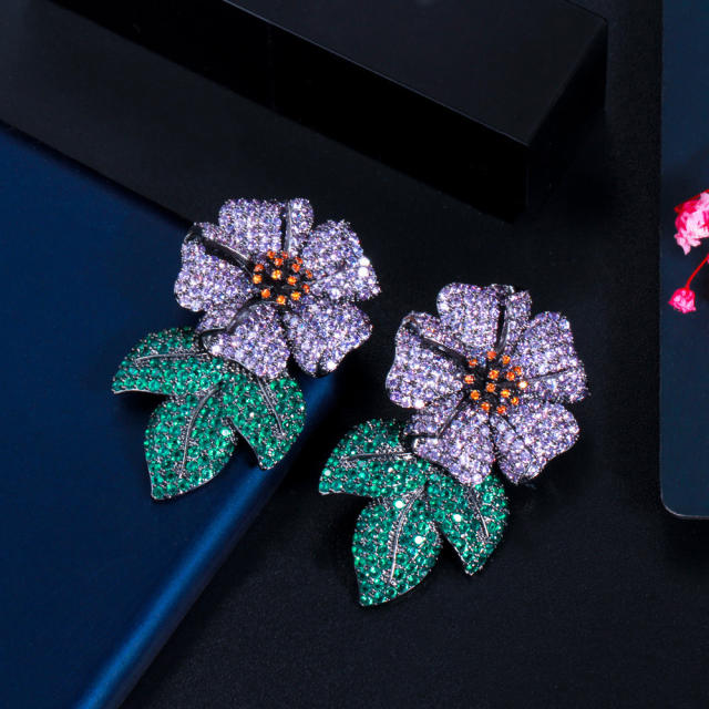 Occident fashion pave setting diamond flower earrings