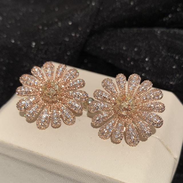 925 needle pink color diamond daisy studs earrings