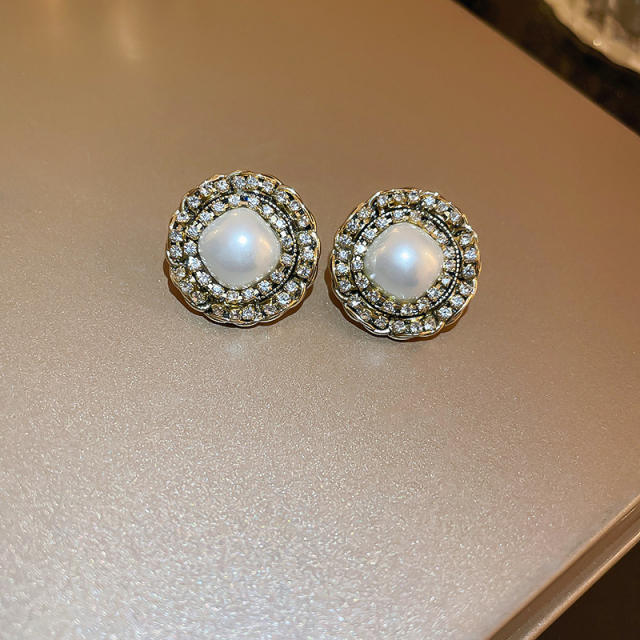 Elegant vintage pearl square round shape studs earrings
