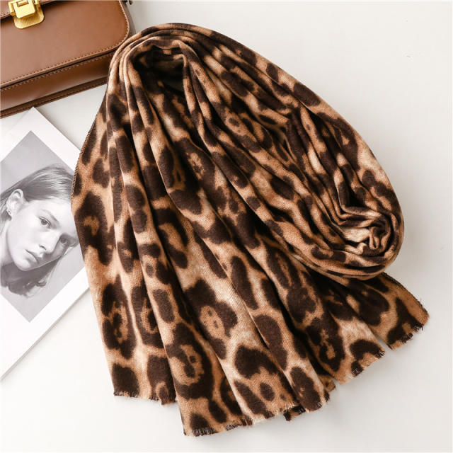 Warm winter leopard pattern women fashion scarf