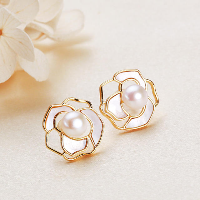 Elegant camellia pearl ear studs necklace