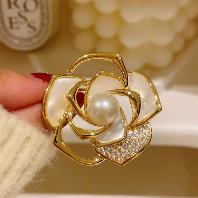 Vintage natural shell rose flower brooch