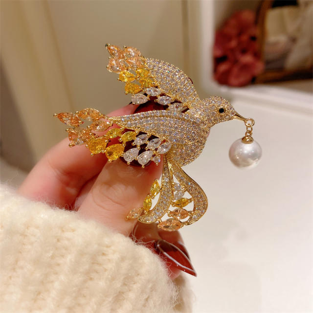 Korean fashion elegant diamond flying bird brooch