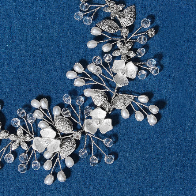 Elegant silver color crystal beads flower bridal headband