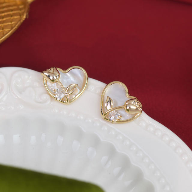 Vintage shell material heart studs earrings