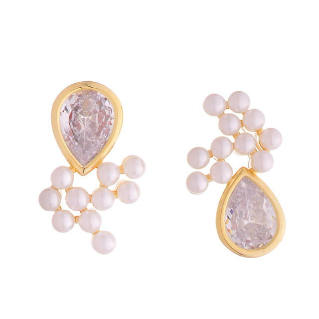 Vintage cute drop pearl bead Asymmetrical earrings