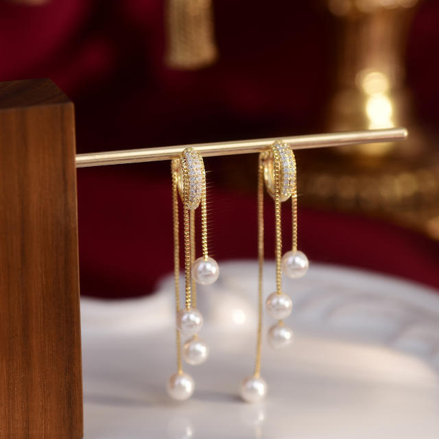 Korean fashion elegant pearl tassel huggie earrings