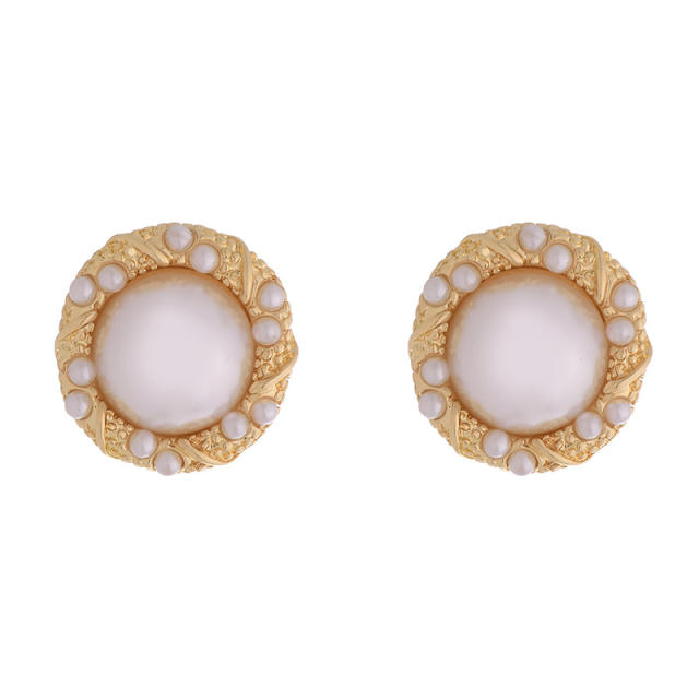 Easy match pearl studs earrings