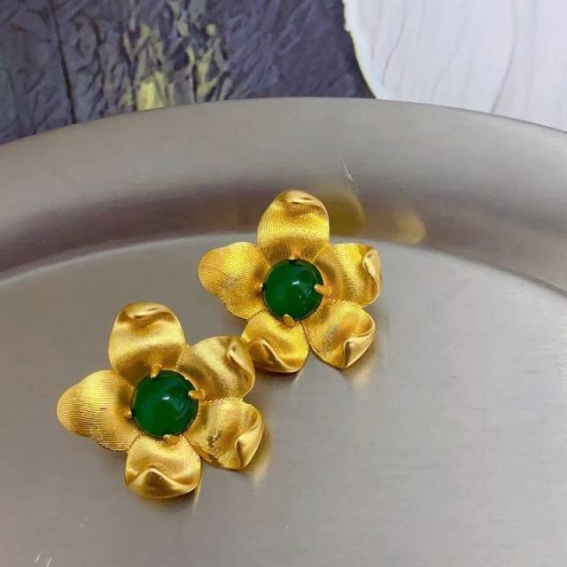 Vintage green color rhinestone gold flower studs earrings