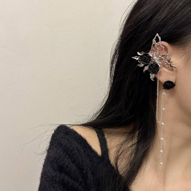 Hiphop black color hollow butterfly earrings ear cuff