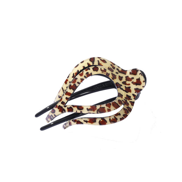 Leopard grain pattern hair claw clips