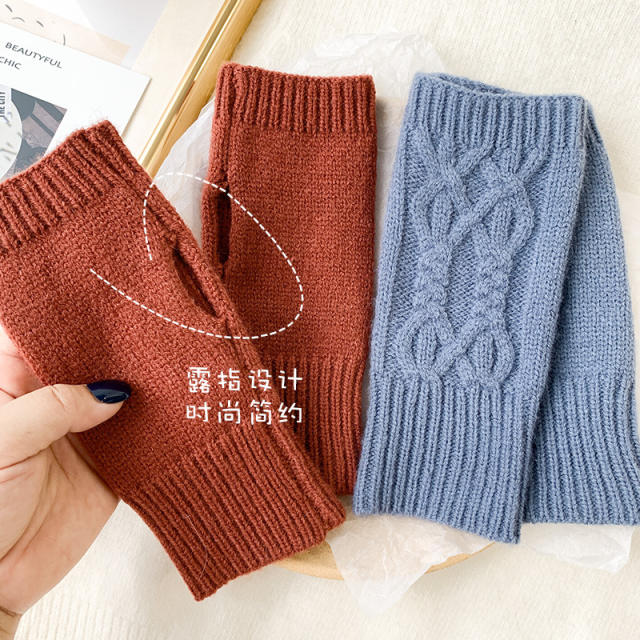 Popular knitted plain color fingerless gloves