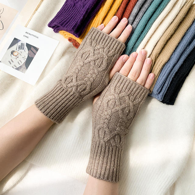 Popular knitted plain color fingerless gloves