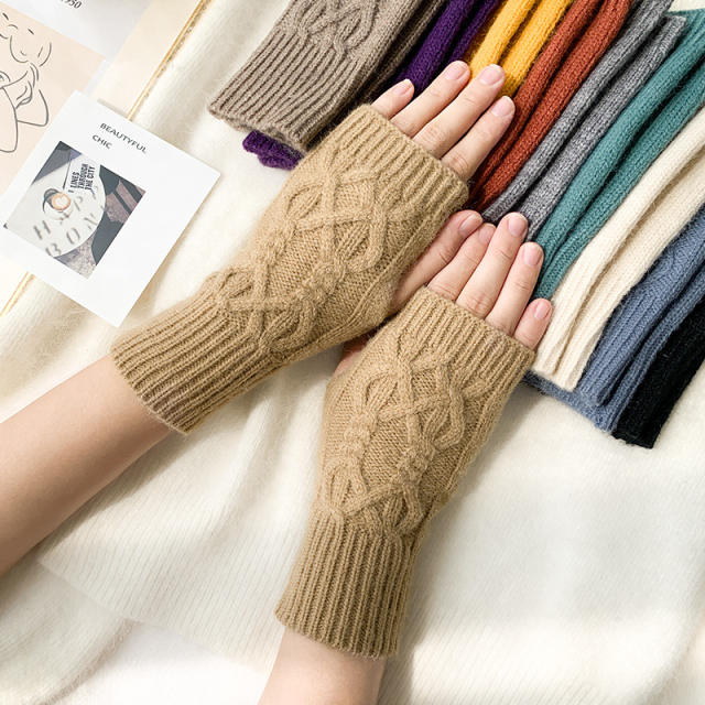 Popular knitted plain color fingerless gloves