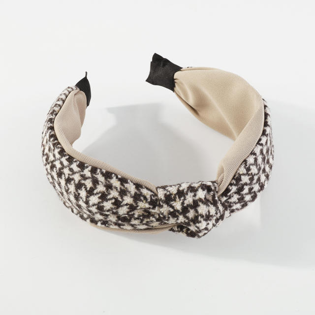 Elegant houndstooth pattern knotted headband